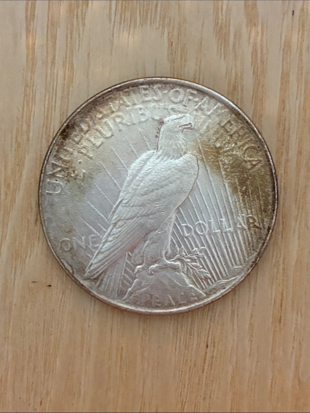 Vintage 1922 Silver U.S. Peace Dollar - Classic Silver Tone - Picture 2 of 2